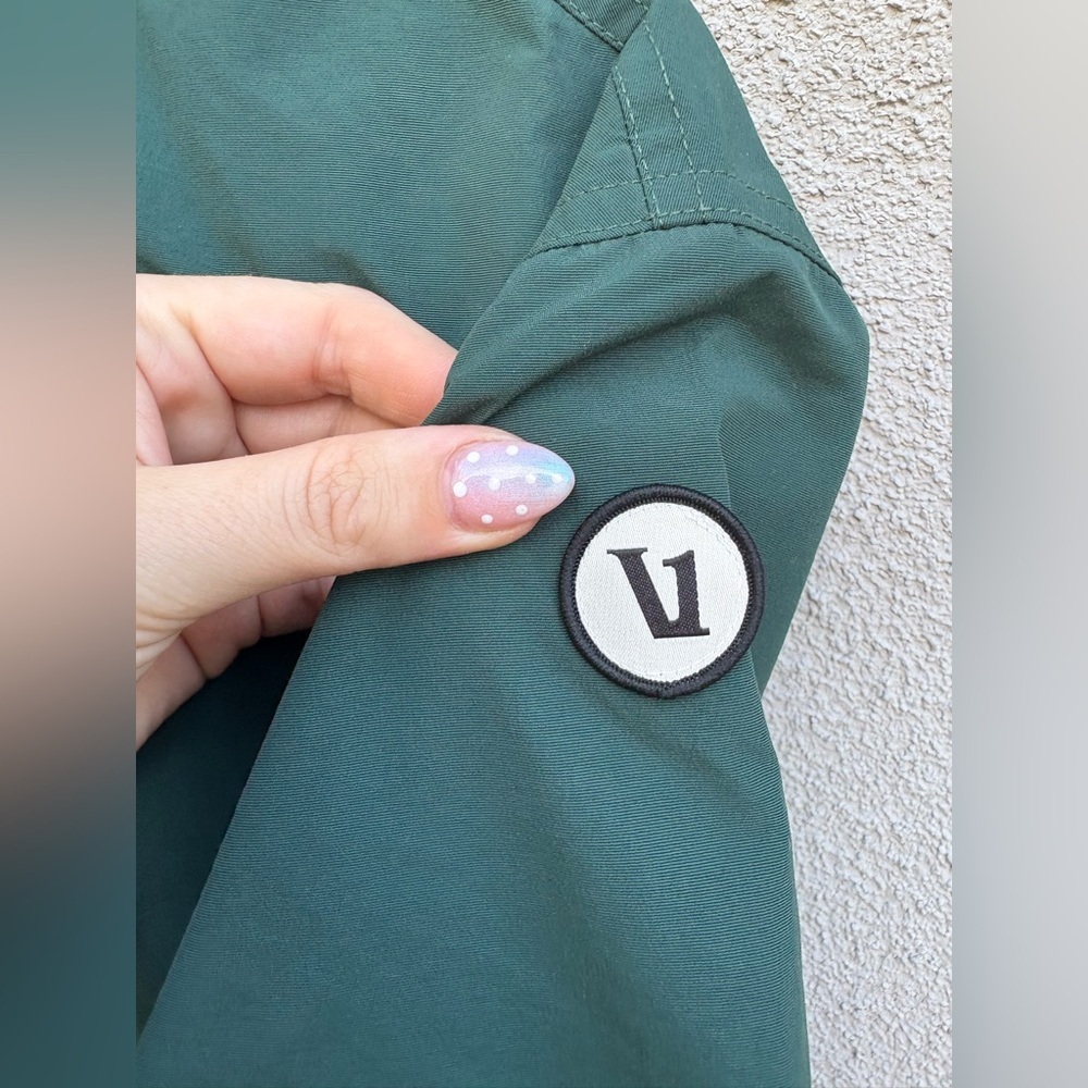 Vuori Women’s Elijo Rain Jacket in Grass - Picture 7 of 11